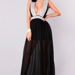 NWT beautiful black dress ..